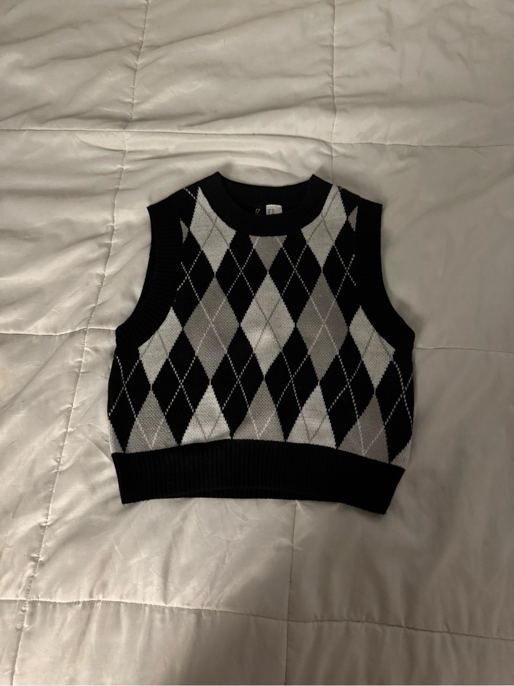 Argyle Knit Sleeveless Vest Sweater Crop Top - Black & Gray